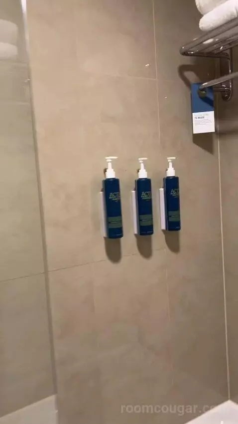 Classic Twin Room with Balcony - Complimentary Shuttle Service To Dubai Mall and Kite Beach (#0205) bathroom picture #9