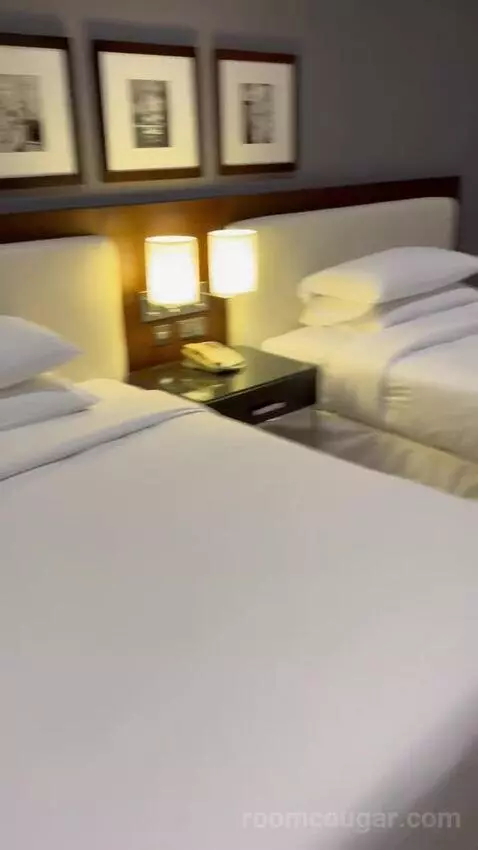 Classic Twin Room with Balcony - Complimentary Shuttle Service To Dubai Mall and Kite Beach (#0205) bed picture #6