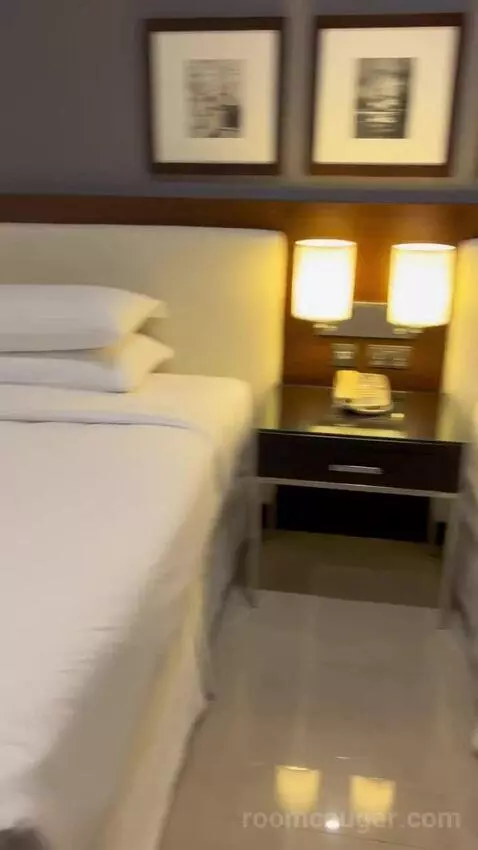 Classic Twin Room with Balcony - Complimentary Shuttle Service To Dubai Mall and Kite Beach (#0205) bed picture #4