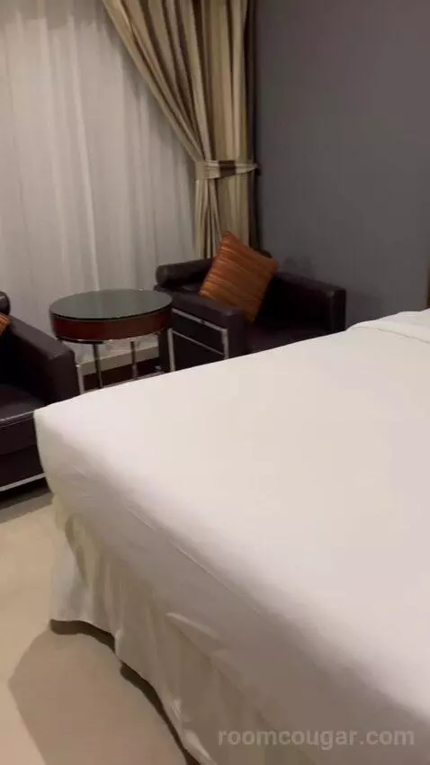 Classic Twin Room with Balcony - Complimentary Shuttle Service To Dubai Mall and Kite Beach (#0205) bed picture #5