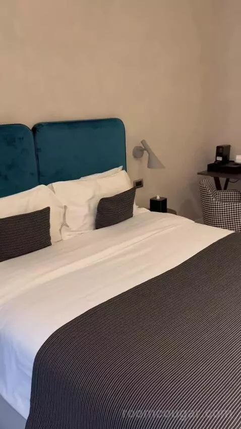 Standard Double Room (#107) bed picture #4