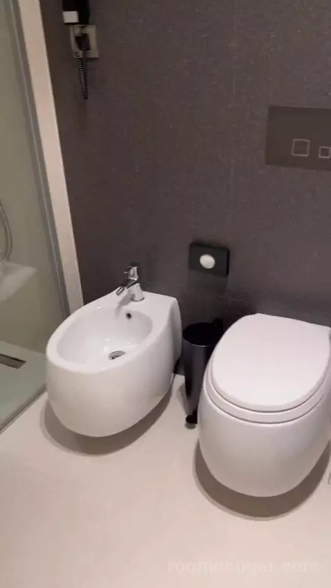 Standard Double Room (#107) bathroom picture #3
