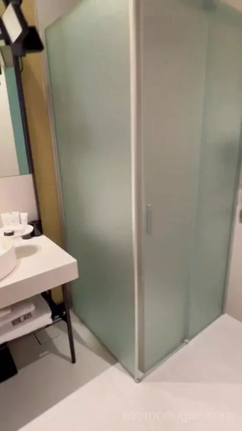 Large Double Room (#208) bathroom picture #7