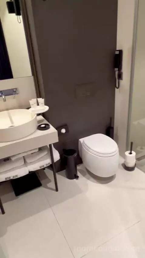 Executive Double Room (#108) bathroom picture #4
