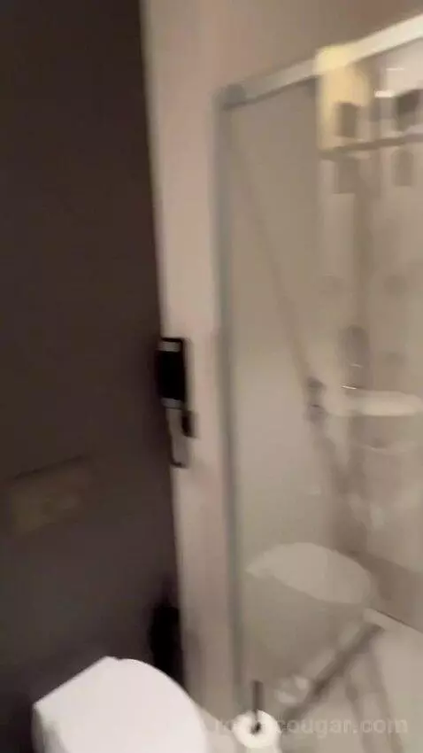 Executive Double Room (#108) bathroom picture #9