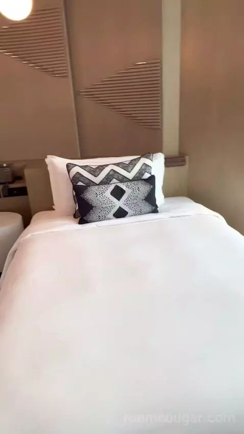Deluxe Twin Room (#623) bed picture #1