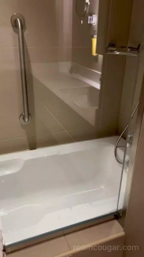 Rover Family Room - Free Access To Cove Beach Club (#110) bathroom picture #7