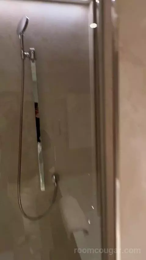 Executive Suite (#400) bathroom picture #6