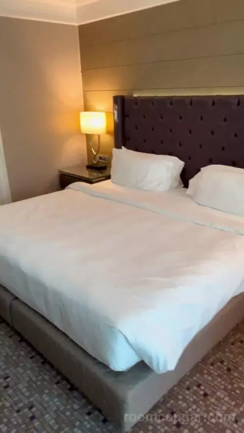 Premium Room with City View (#203) bed picture #3