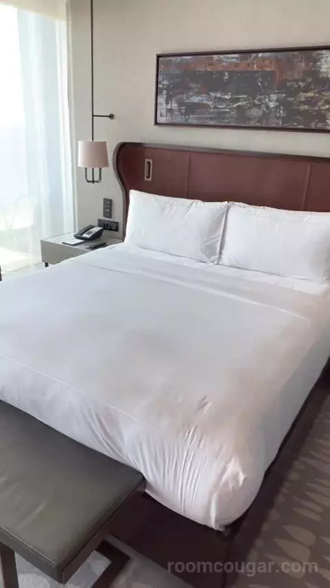 One Bedroom Suite with Sea View, Balcony and Lounge Access (#903) bed picture #1