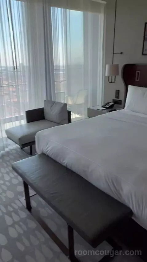 One Bedroom Suite with Sea View, Balcony and Lounge Access (#903) bed picture #5