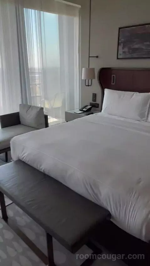 One Bedroom Suite with Sea View, Balcony and Lounge Access (#903) bed picture #6