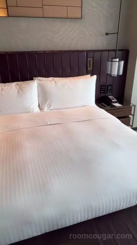 Fairmont Room with Sea View and Balcony (#804) bed picture #7