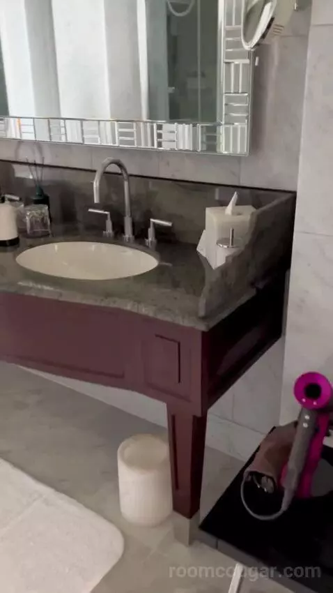 Bosphorus Palace Suite King Bed (#421) bathroom picture #2