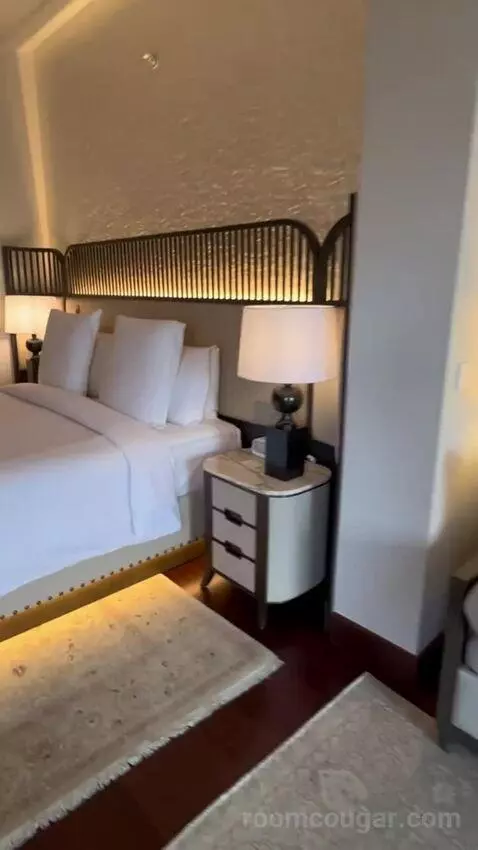 Shahzade One-Bedroom King Suite (#305) bed picture #5