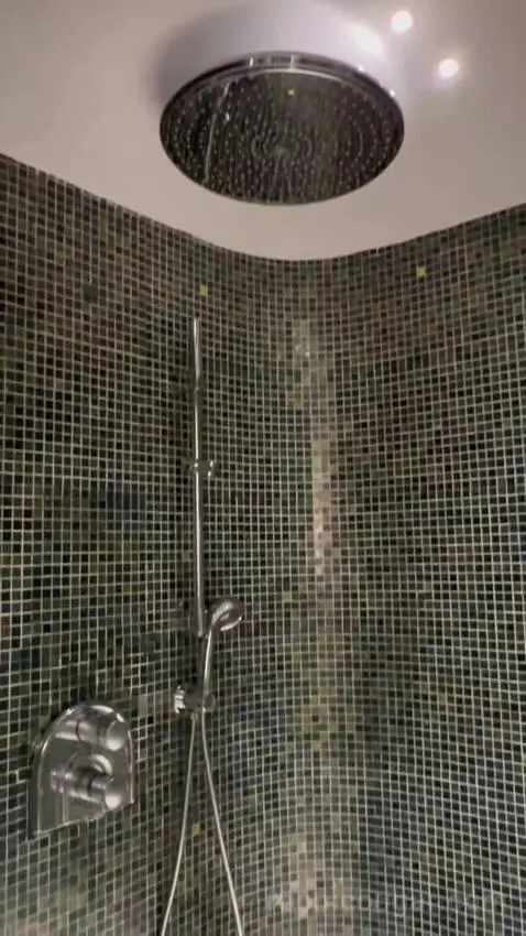 Shahzade One-Bedroom King Suite (#305) bathroom picture #11