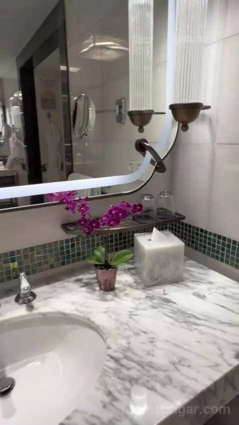 Shahzade One-Bedroom King Suite (#305) bathroom picture #6