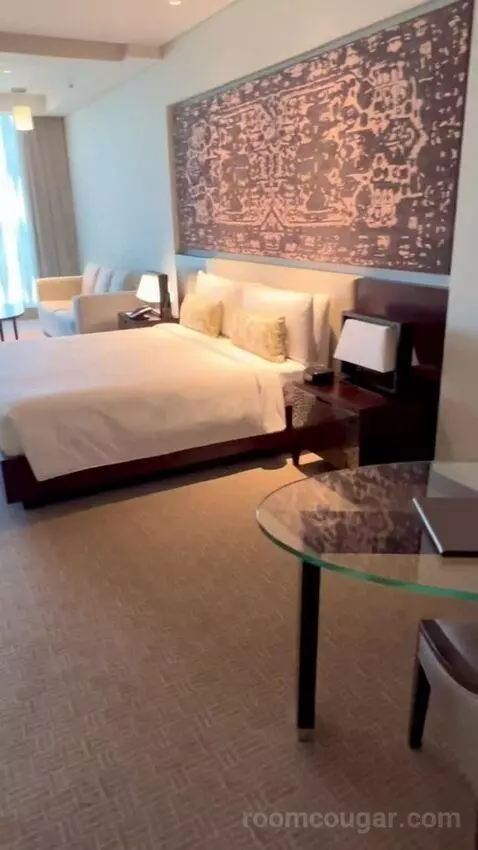 Junior Suite (#504) bed picture #2