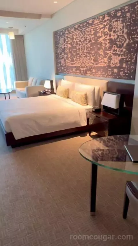 Junior Suite (#504) bed picture #3