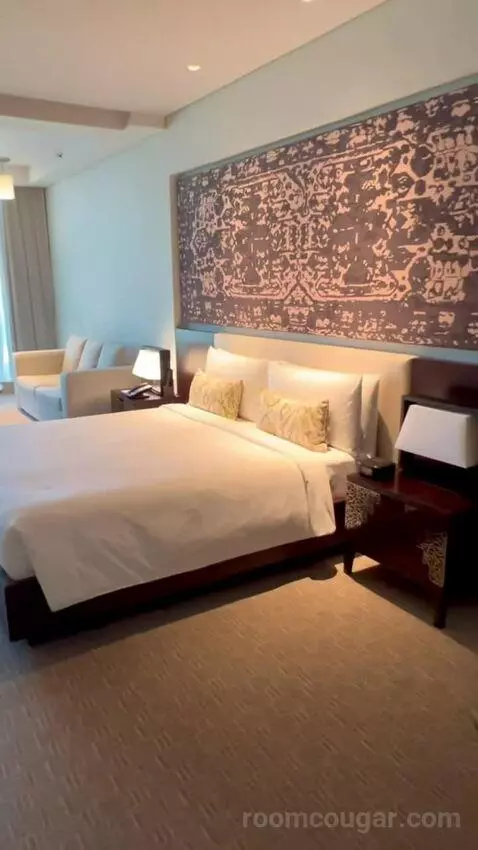 Junior Suite (#504) bed picture #5