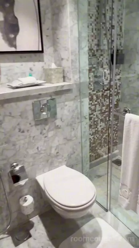 Newly Renovated - Sea Front One Bedroom Suite with Balcony and Lounge Access (#1701) bathroom picture #1