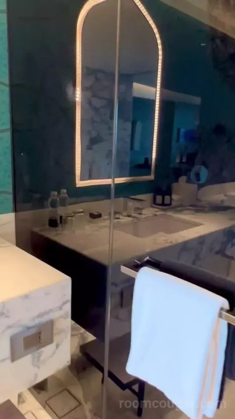 Fabulous Twin Room (#605) bathroom picture #3