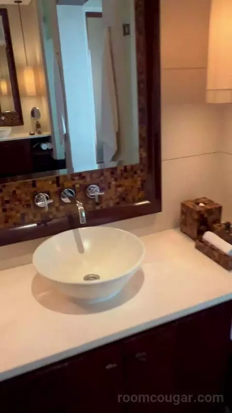 Chedi Club Suite bathroom picture #2
