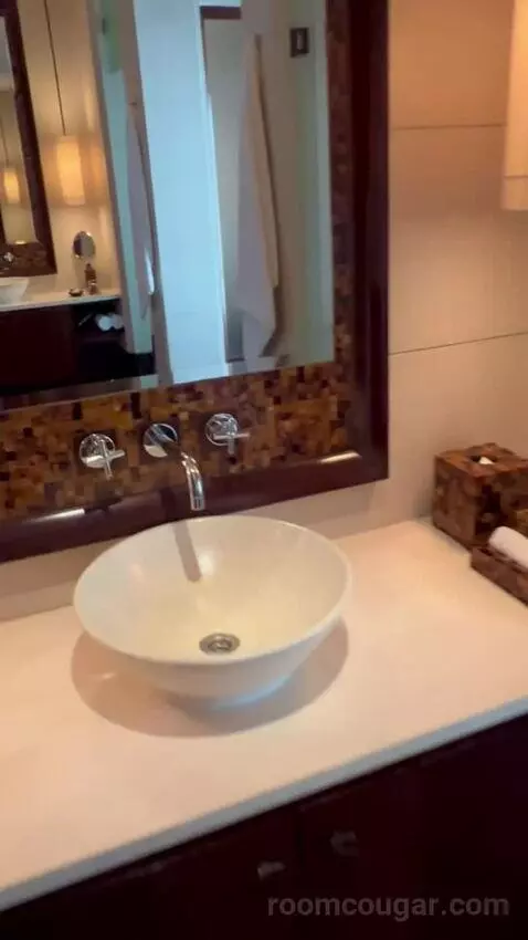 Chedi Club Suite bathroom picture #3