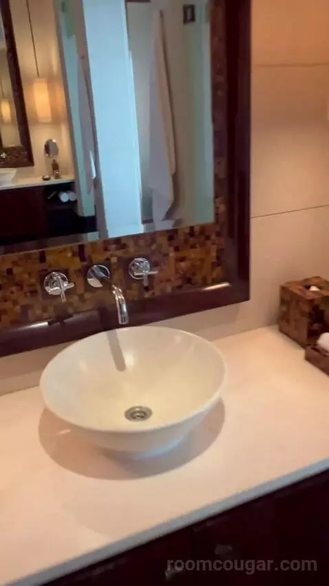 Chedi Club Suite bathroom picture #4