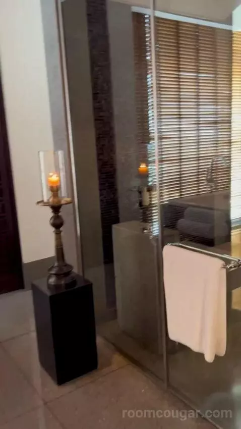 Chedi Club Suite bathroom picture #10