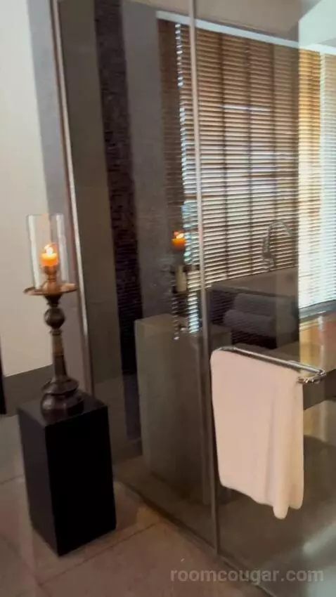 Chedi Club Suite bathroom picture #11
