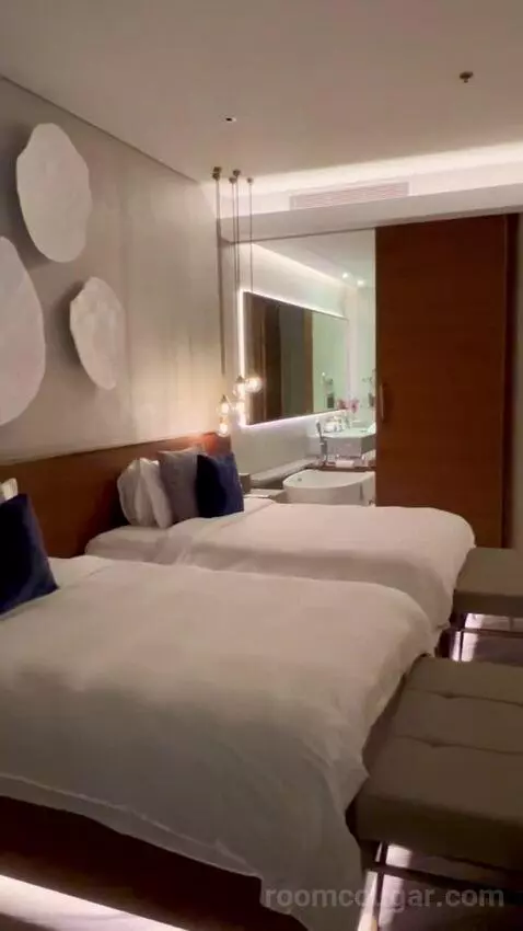 Deluxe Twin Room, Guest Room, 2 Double, Dubai Canal View (#803) bed picture #10