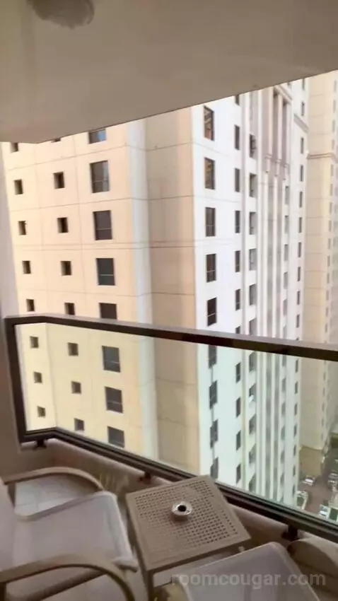 Executive King with Balcony, Lounge Access, Breakfast, Refreshments & Evening Drinks and Canapés (#1402) view picture #1