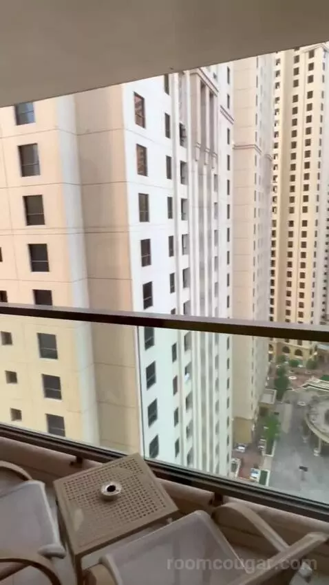 Executive King with Balcony, Lounge Access, Breakfast, Refreshments & Evening Drinks and Canapés (#1402) view picture #8