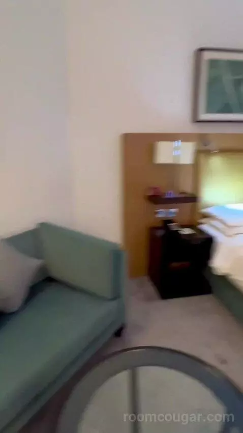 Executive King with Balcony, Lounge Access, Breakfast, Refreshments & Evening Drinks and Canapés (#1402) bed picture #7