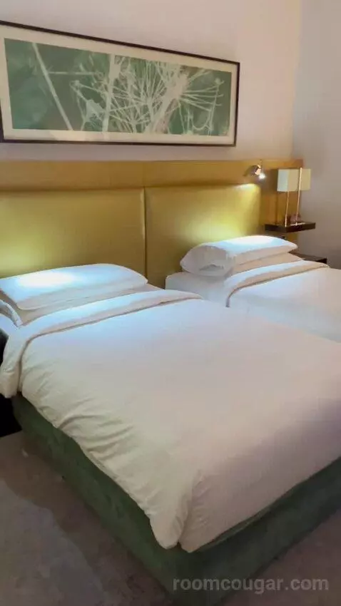 Superior Twin with Balcony (#1305) bed picture #3