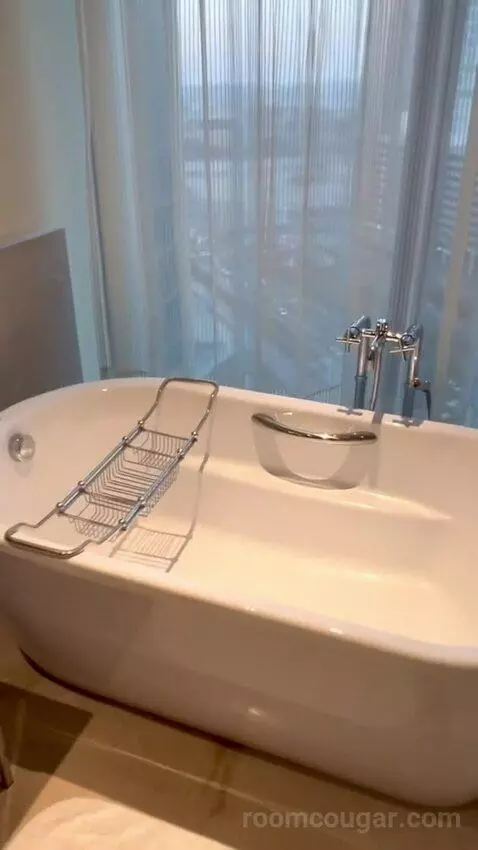 Deluxe Burj Khalifa View Room (#608) bathroom picture #4