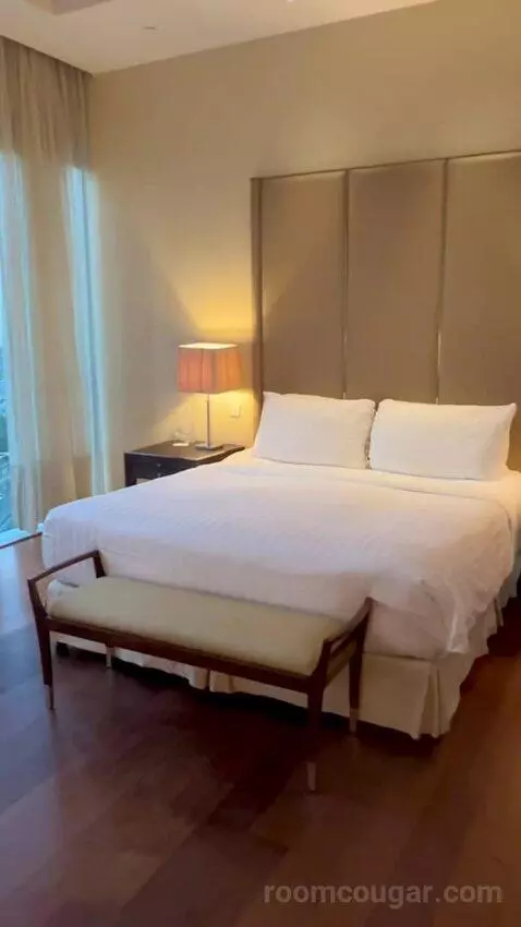 Deluxe Burj Khalifa View Room (#608) bed picture #1