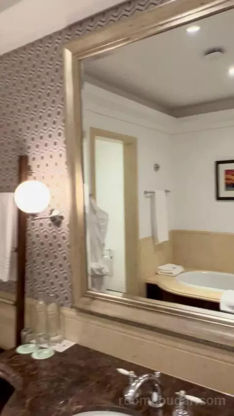 Deluxe Sea View, 2 Queens, Jungle Bay Waterpark Access bathroom picture #3