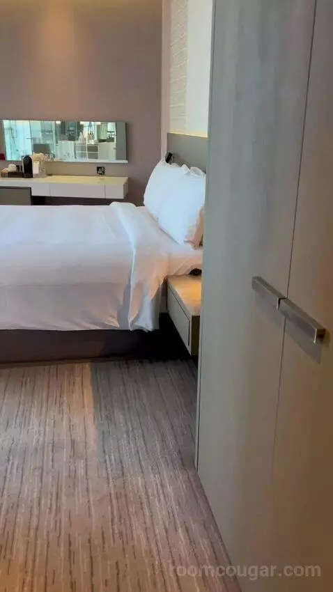 Classic King Room with Club Access (#408) bed picture #2