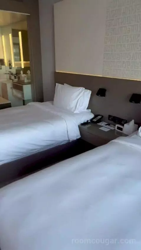 Premium Twin Room with Balcony (#402) bed picture #6