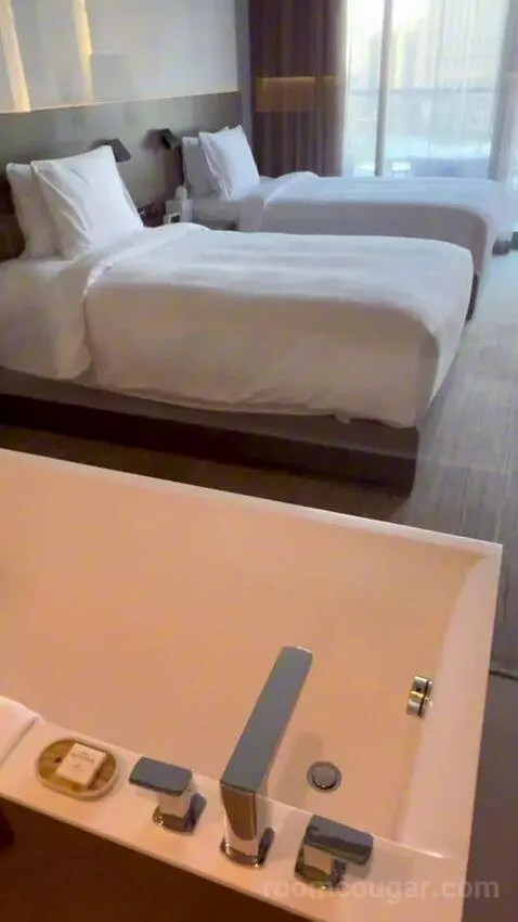 Premium Twin Room with Balcony (#402) bed picture #7