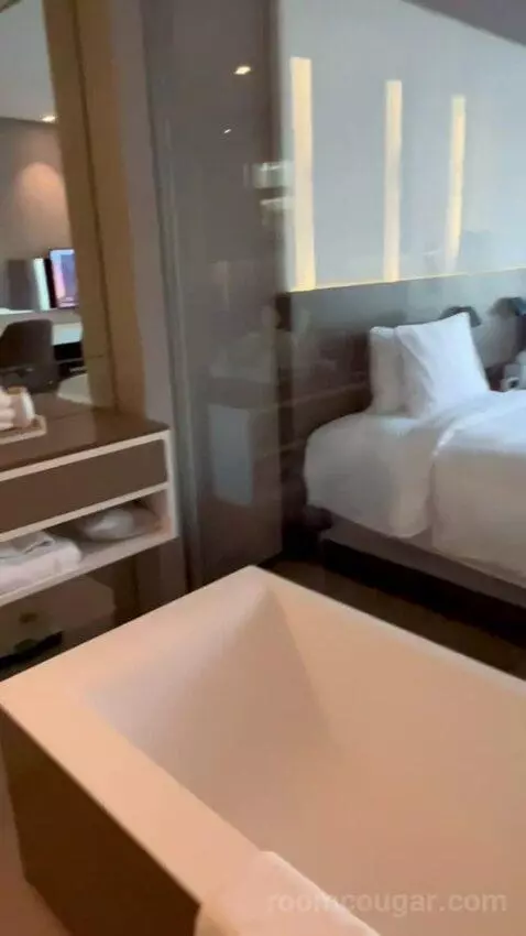 Premium Twin Room with Balcony (#402) bed picture #8
