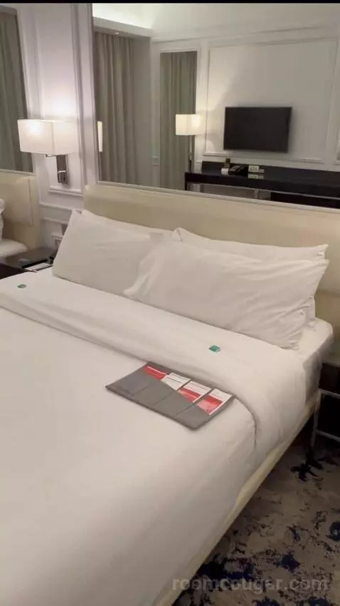 Club Sea View with Balcony, 1 King & 1 Single, Breakfast, Happy Hour, Afternoon Tea (#704) bed picture #6