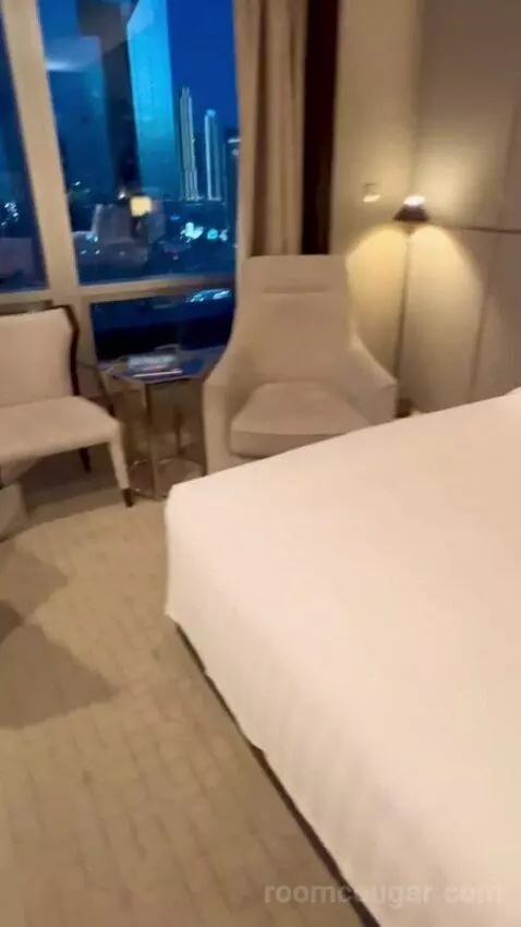 Deluxe Twin Room with Burj Khalifa View bed picture #10