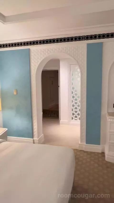 Tower Oceanfront Room with Balcony bed picture #7