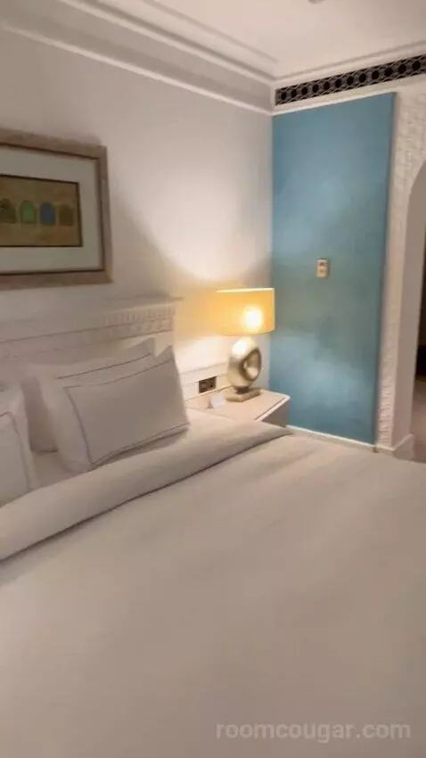 Tower Oceanfront Room with Balcony bed picture #12