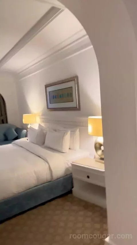 Tower Oceanfront Room with Balcony bed picture #2