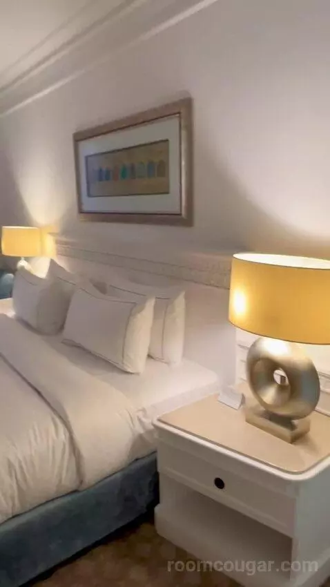 Tower Oceanfront Room with Balcony bed picture #5