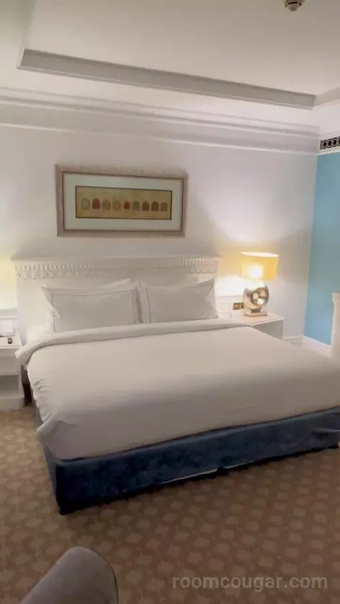 Club Suite with Partial Sea View with Complimentary Access To Executive Lounge Access, Afternoon Tea, Happy Hour and Two Bronze  bed picture #4
